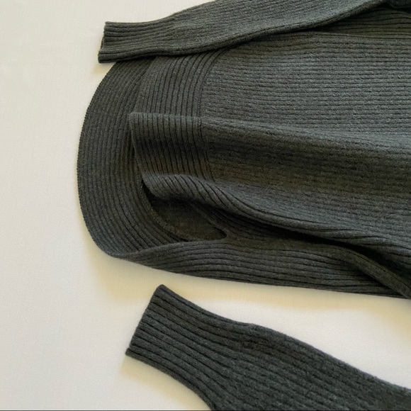 Wilfred Free Italian Yarn Turtleneck Sweater in Dark Green Size XXS - Picture 3 of 10